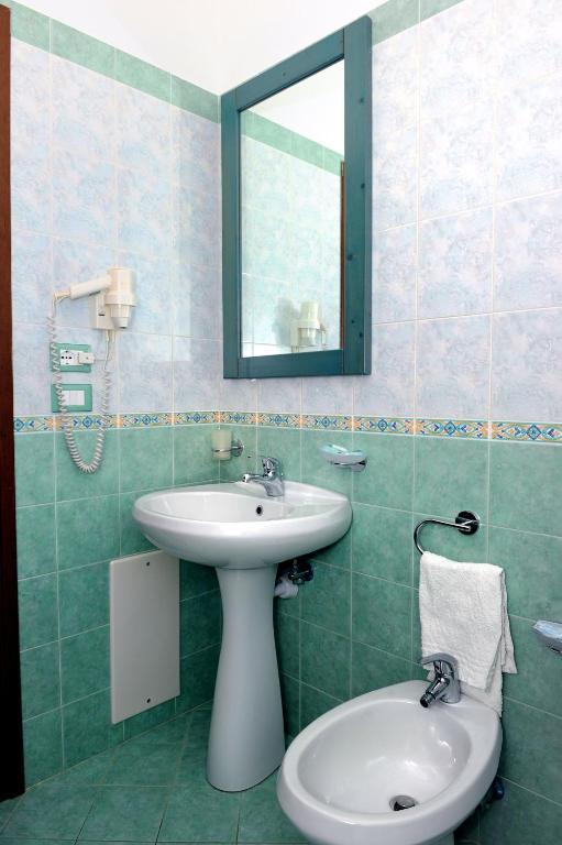 Hotel La Ninfea Ischia Szoba fotó